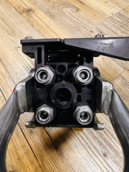 Preview: Muffe Unterteil Faster für Fendt 4fach 15L mit 7 poligen Stecker neuwertig